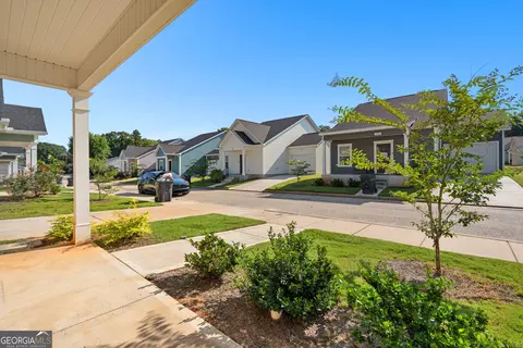 Exterior - 107 Lenox Cir, Lagrange, GA 30241 photo 3 of 9
