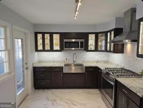 Kitchen - 151 Tiny Ridge Dr, Cornelia, GA 30531 photo 3 of 3