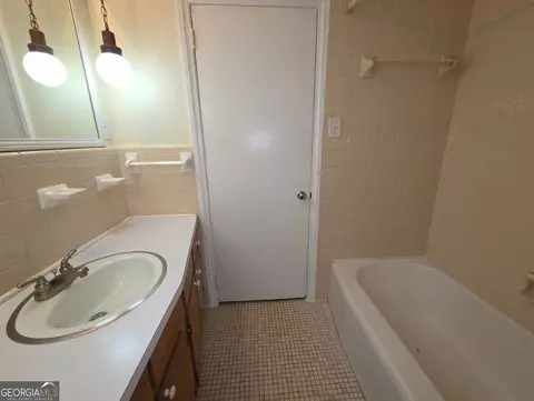 Bath - 151 Tiny Ridge Dr, Cornelia, GA 30531 photo 4 of 6