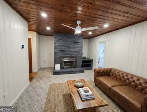 Living - 151 Tiny Ridge Dr, Cornelia, GA 30531 photo 4 of 8