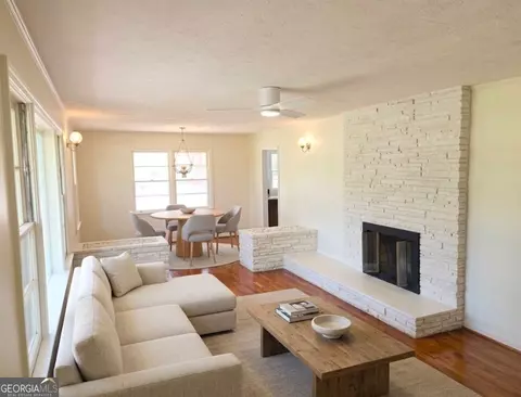 Living - 151 Tiny Ridge Dr, Cornelia, GA 30531 photo 2 of 8