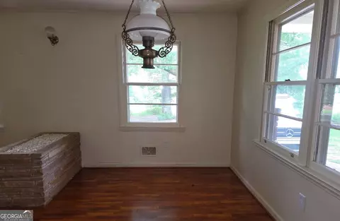 Living - 151 Tiny Ridge Dr, Cornelia, GA 30531 photo 8 of 8