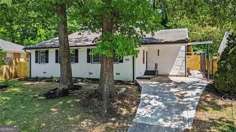 2828 Cloverhurst Dr, East Point, GA 30344