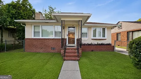 916 Carver St, Savannah, GA 31415