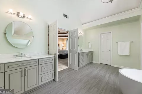 Bath - 3422 Blaisdell Rd, Buford, GA 30519 photo 1 of 8