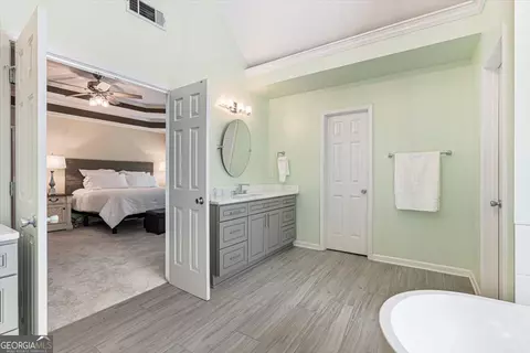 Bath - 3422 Blaisdell Rd, Buford, GA 30519 photo 3 of 8