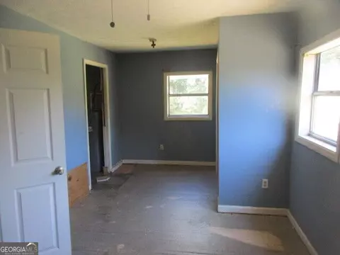 Bedroom - 505 E Main St, Thomaston, GA 30286 photo 2 of 4