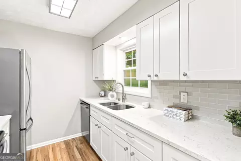 6304 Park Ave #D3, Sandy Springs, GA 30342