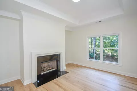 Living - 1695 Windsor Cv, Milton, GA 30004 photo 10 of 16
