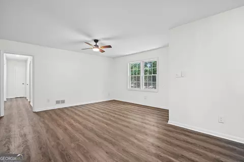 2840 Somerton Dr, Morrow, GA 30260 photo 8