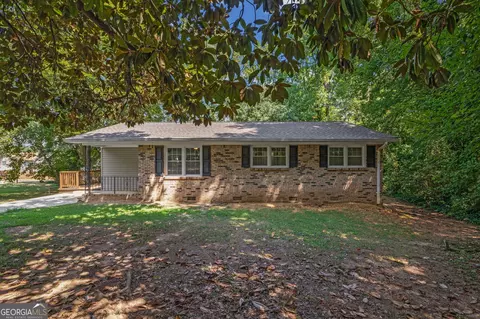 2840 Somerton Dr, Morrow, GA 30260 photo 2