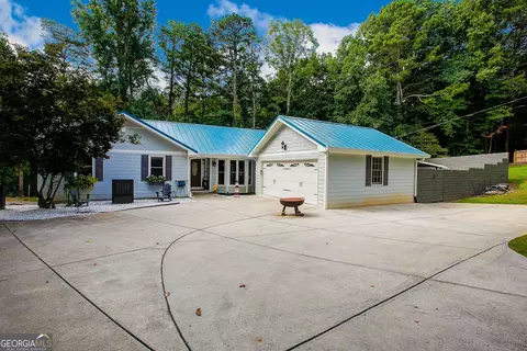 1695 Lakeside Trl, Cumming, GA 30041