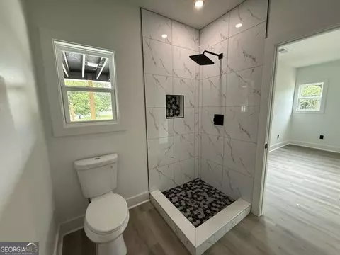 Bath - 69 Easy St, Toccoa, GA 30577 photo 2 of 4