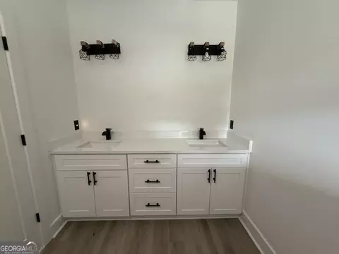 Bath - 69 Easy St, Toccoa, GA 30577 photo 3 of 4
