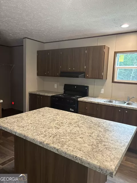 Kitchen - 137 Mill Run Dr, Comer, GA 30629 photo 1 of 5