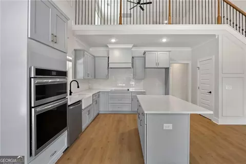 Kitchen - 406 S Ash St, Springfield, GA 31329 photo 4 of 4