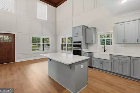 Kitchen - 406 S Ash St, Springfield, GA 31329 photo 3 of 4