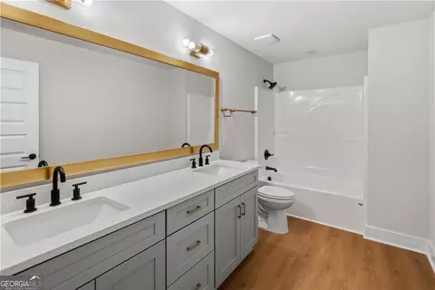 Bath - 406 S Ash St, Springfield, GA 31329 photo 3 of 3