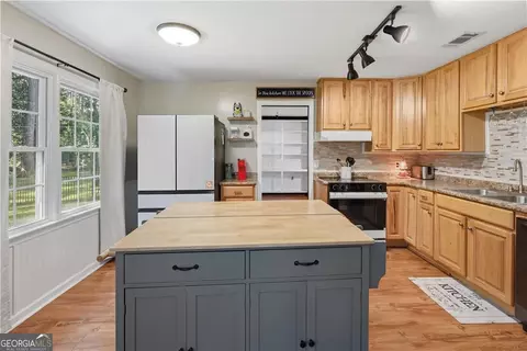 Kitchen - 205 W 4th St, Springfield, GA 31329 photo 1 of 3