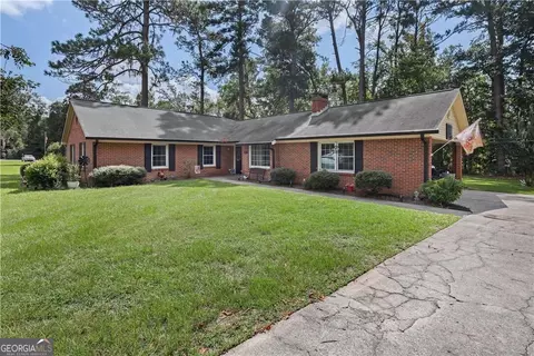 Exterior - 205 W 4th St, Springfield, GA 31329 photo 2 of 5
