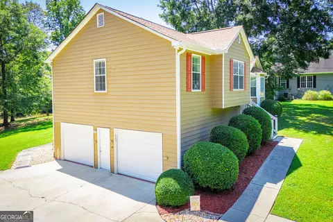 Exterior - 20 River Oak Ct, Temple, GA 30179 photo 4 of 14