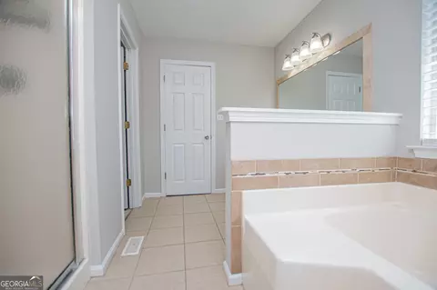 Bath - 20 River Oak Ct, Temple, GA 30179 photo 3 of 10