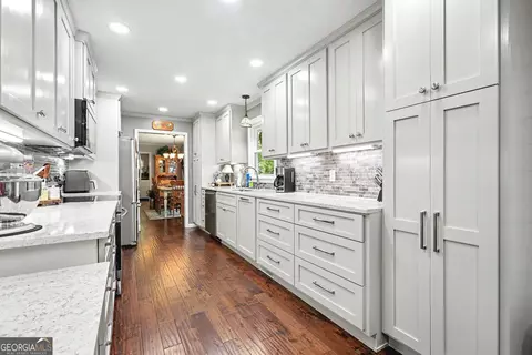 Kitchen - 305 Hillview Rd, Hampton, GA 30228 photo 1 of 2
