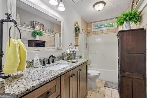 Bath - 305 Hillview Rd, Hampton, GA 30228 photo 2 of 2