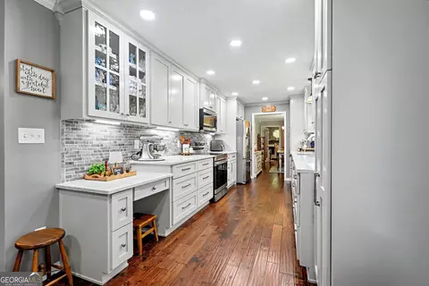 Kitchen - 305 Hillview Rd, Hampton, GA 30228 photo 2 of 2