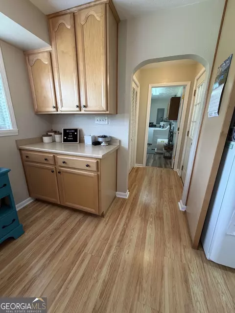 Entry Way - 438 W Oglethorpe Ave, Lyons, GA 30436 photo 3 of 4