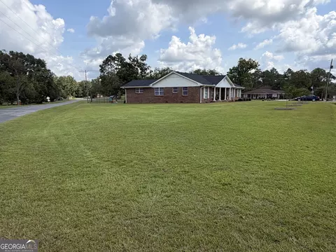 Exterior - 438 W Oglethorpe Ave, Lyons, GA 30436 photo 1 of 3
