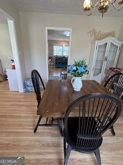 Dining - 438 W Oglethorpe Ave, Lyons, GA 30436 photo 2 of 2