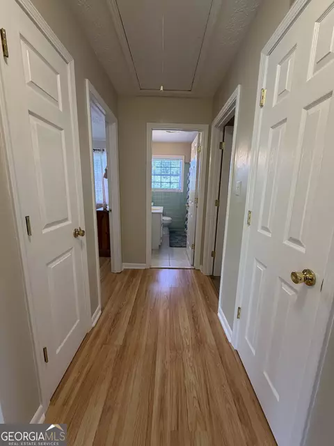 Entry Way - 438 W Oglethorpe Ave, Lyons, GA 30436 photo 4 of 4