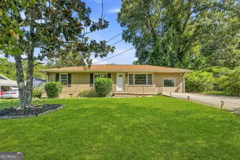 2600 Farn Dr, Ellenwood, GA 30294