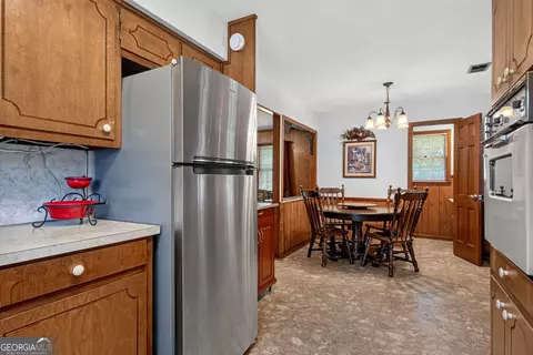 Kitchen - 106 Iris Dr, Lagrange, GA 30241 photo 4 of 5