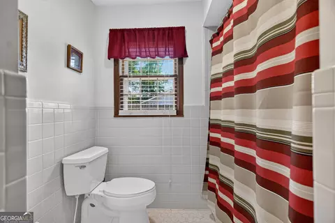 Bath - 106 Iris Dr, Lagrange, GA 30241 photo 3 of 3