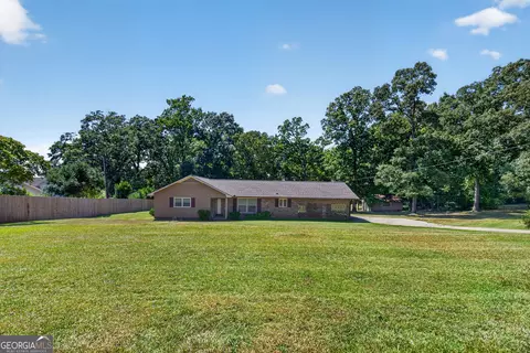 Exterior - 106 Iris Dr, Lagrange, GA 30241 photo 3 of 8