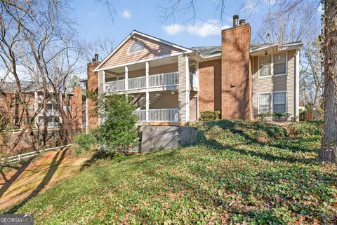 201 Barrington Hills Dr, Atlanta, GA 30350