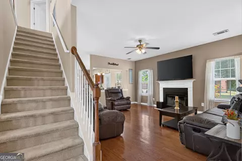 Entry Way - 124 Hamilton Lake Dr, Lagrange, GA 30241 photo 4 of 7