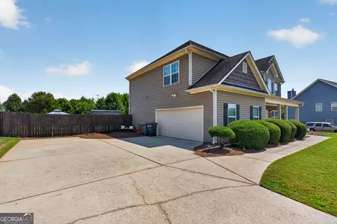 Exterior - 124 Hamilton Lake Dr, Lagrange, GA 30241 photo 1 of 8