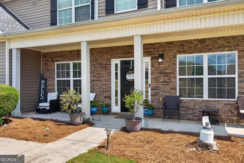 Exterior - 124 Hamilton Lake Dr, Lagrange, GA 30241 photo 5 of 8