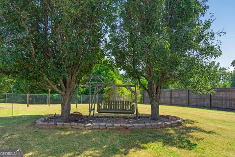 Exterior - 124 Hamilton Lake Dr, Lagrange, GA 30241 photo 8 of 8