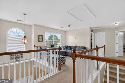Entry Way - 124 Hamilton Lake Dr, Lagrange, GA 30241 photo 6 of 7