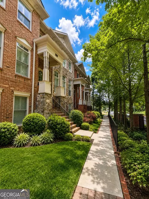 1085 Charles Towne Sq, Sandy Springs, GA 30328