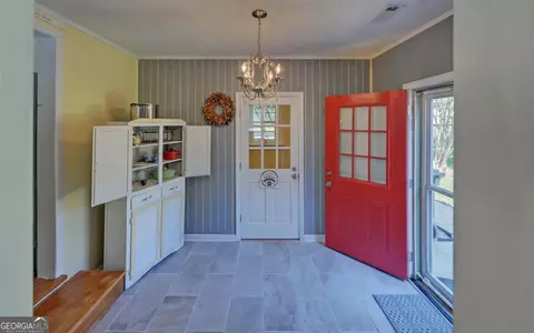 Entry Way - 102 Cherry St, Toccoa, GA 30577 photo 2 of 3