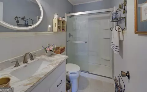 Bath - 102 Cherry St, Toccoa, GA 30577 photo 1 of 3