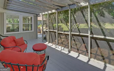 Exterior - 102 Cherry St, Toccoa, GA 30577 photo 9 of 13