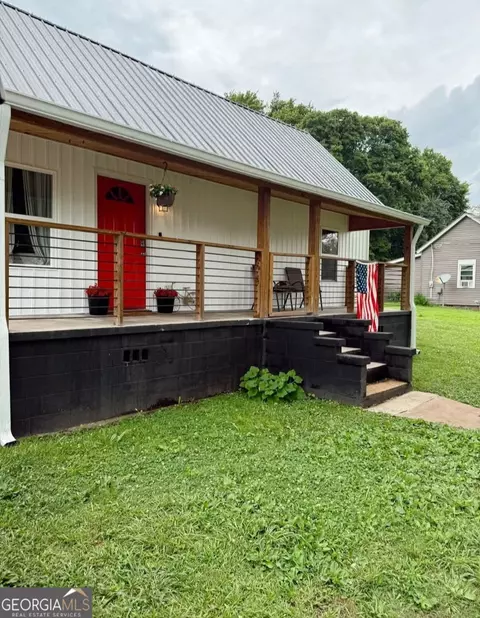 39 Chestnut St, Trion, GA 30753