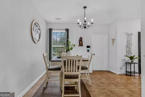 Dining - 230 River Meadow Dr, Lagrange, GA 30241 photo 2 of 4