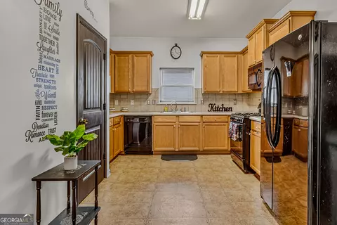 Kitchen - 230 River Meadow Dr, Lagrange, GA 30241 photo 1 of 2